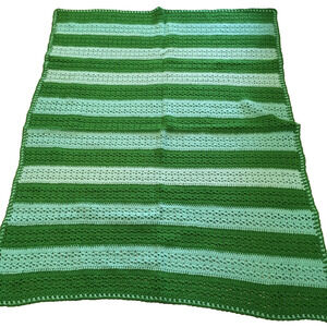 Handmade crocheted Blanket Throw Green 46"‎ X 37"